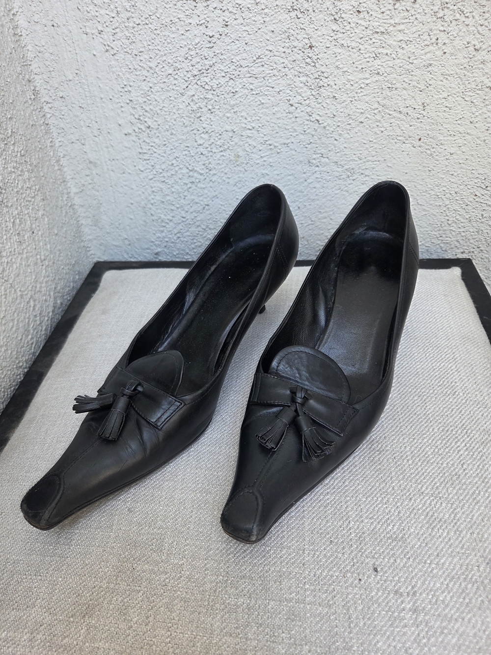 Prada Black Leather Pointed-Toe Tassel Pumps. 8.5. Runs Small. Fit Like 8 Narrow